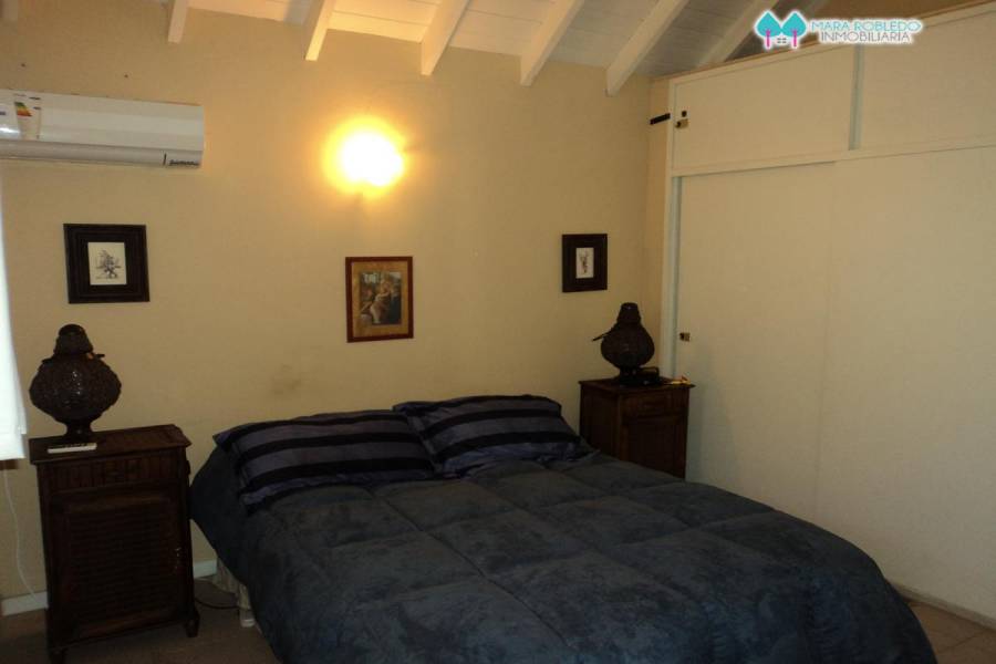 Pinamar,Buenos Aires,Argentina,3 Bedrooms Bedrooms,2 BathroomsBathrooms,Duplex-triplex,1077